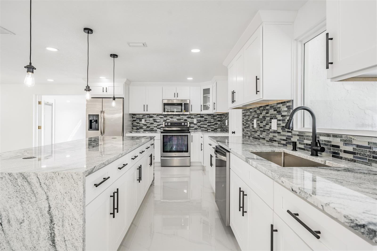 Image 14 of 40 For 8702 Friendship Court