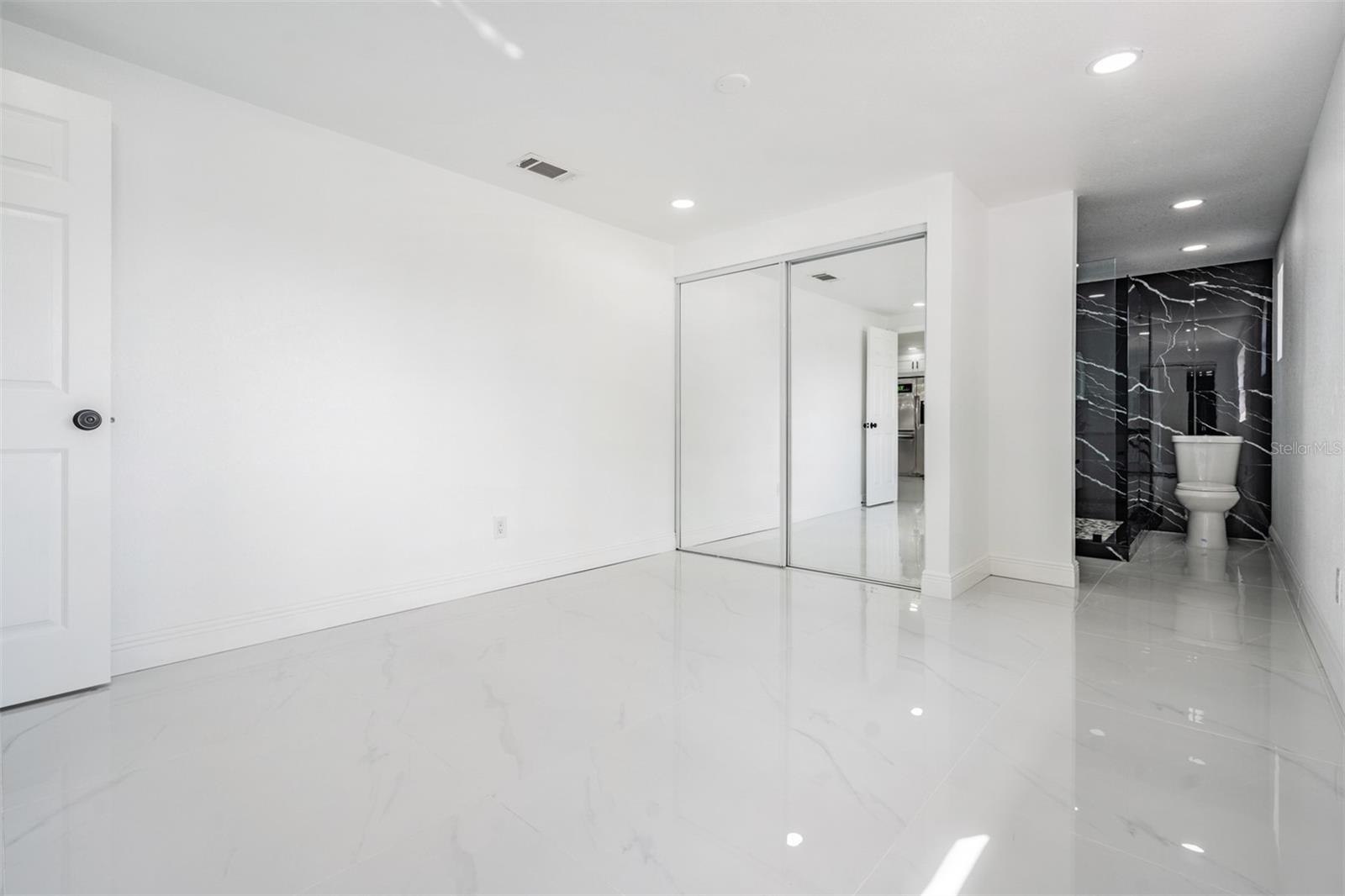 Image 16 of 40 For 8702 Friendship Court