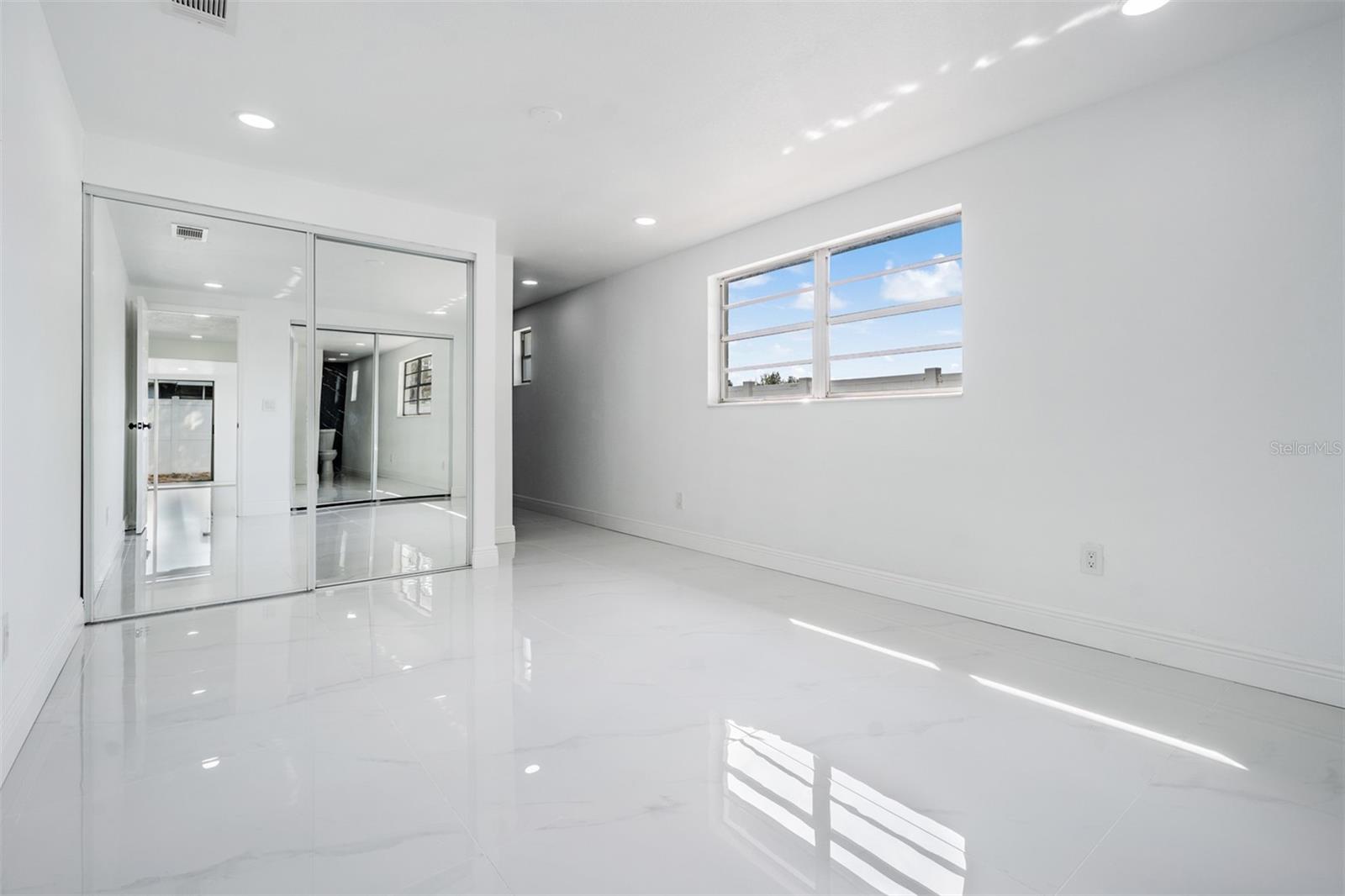 Image 17 of 40 For 8702 Friendship Court