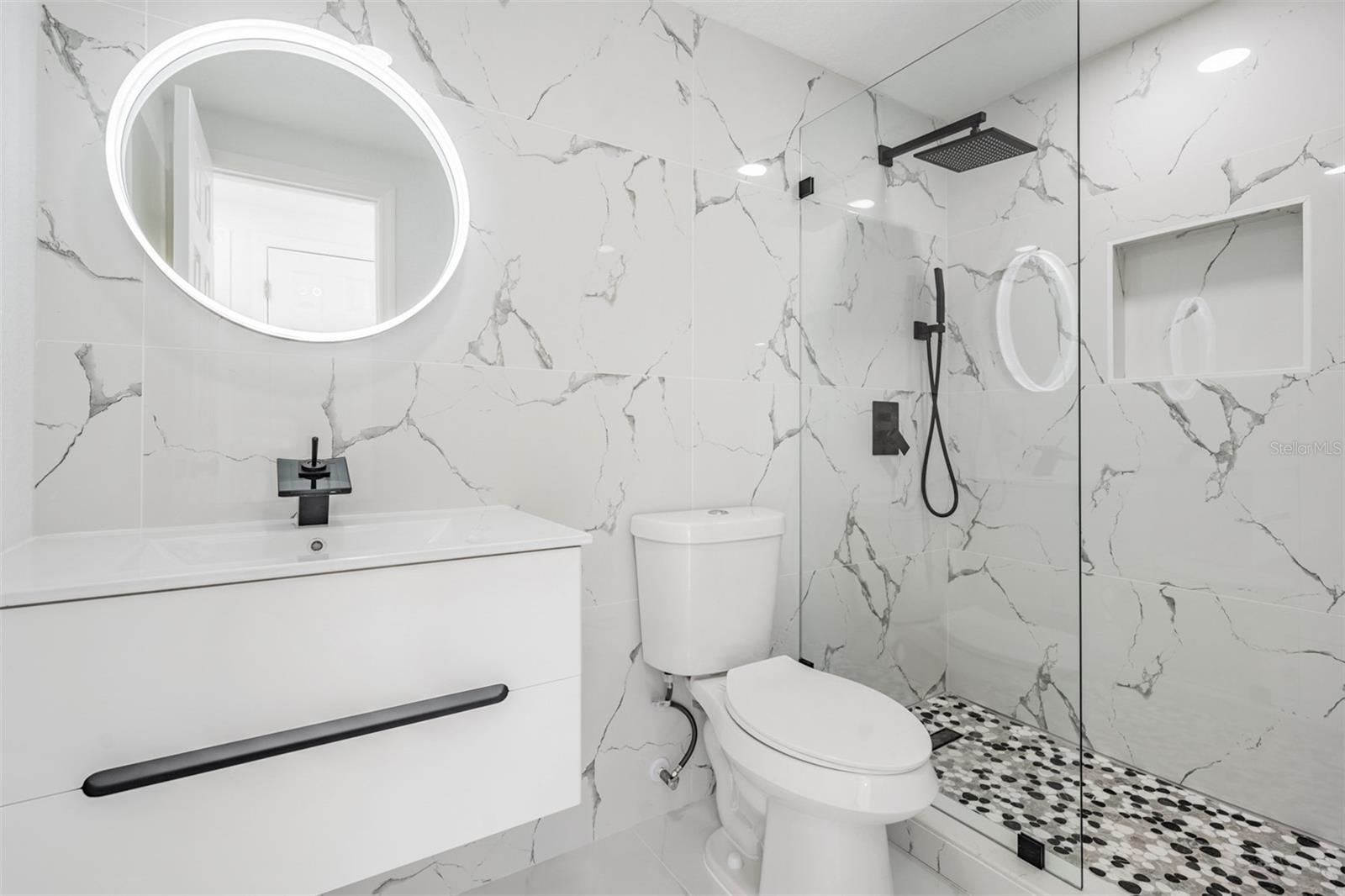 Image 24 of 40 For 8702 Friendship Court