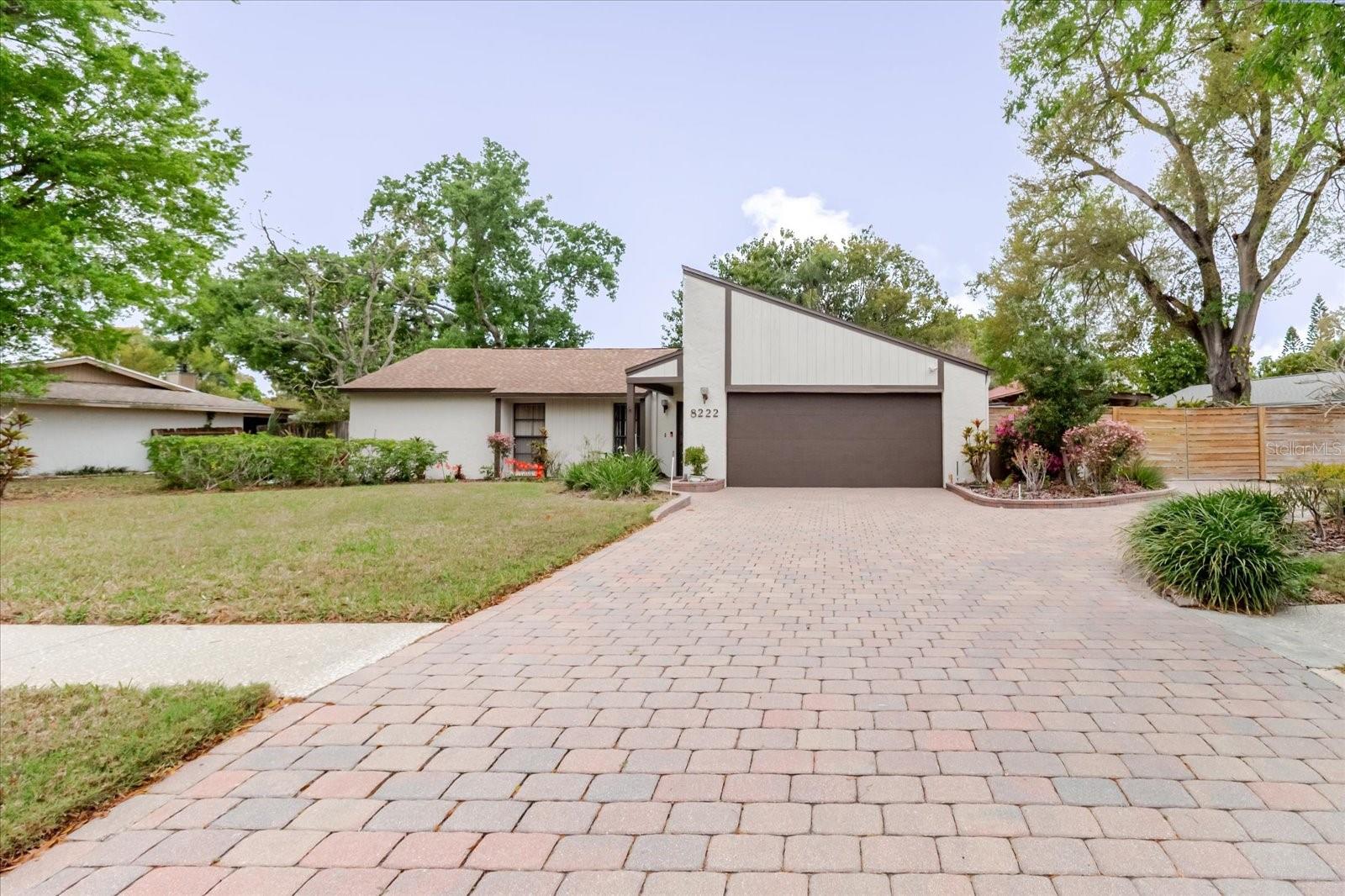 Details for 8222 La Serena Drive, TAMPA, FL 33614