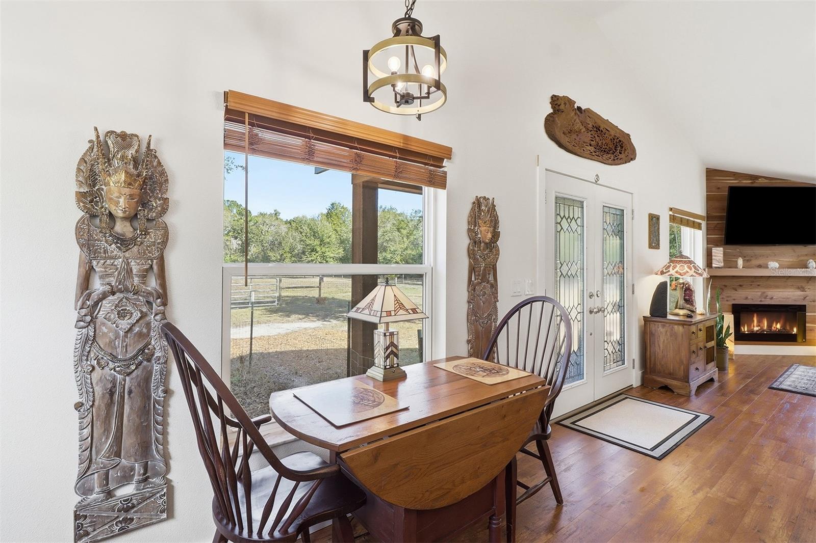 Image 11 of 56 For 6368 Grantham Court