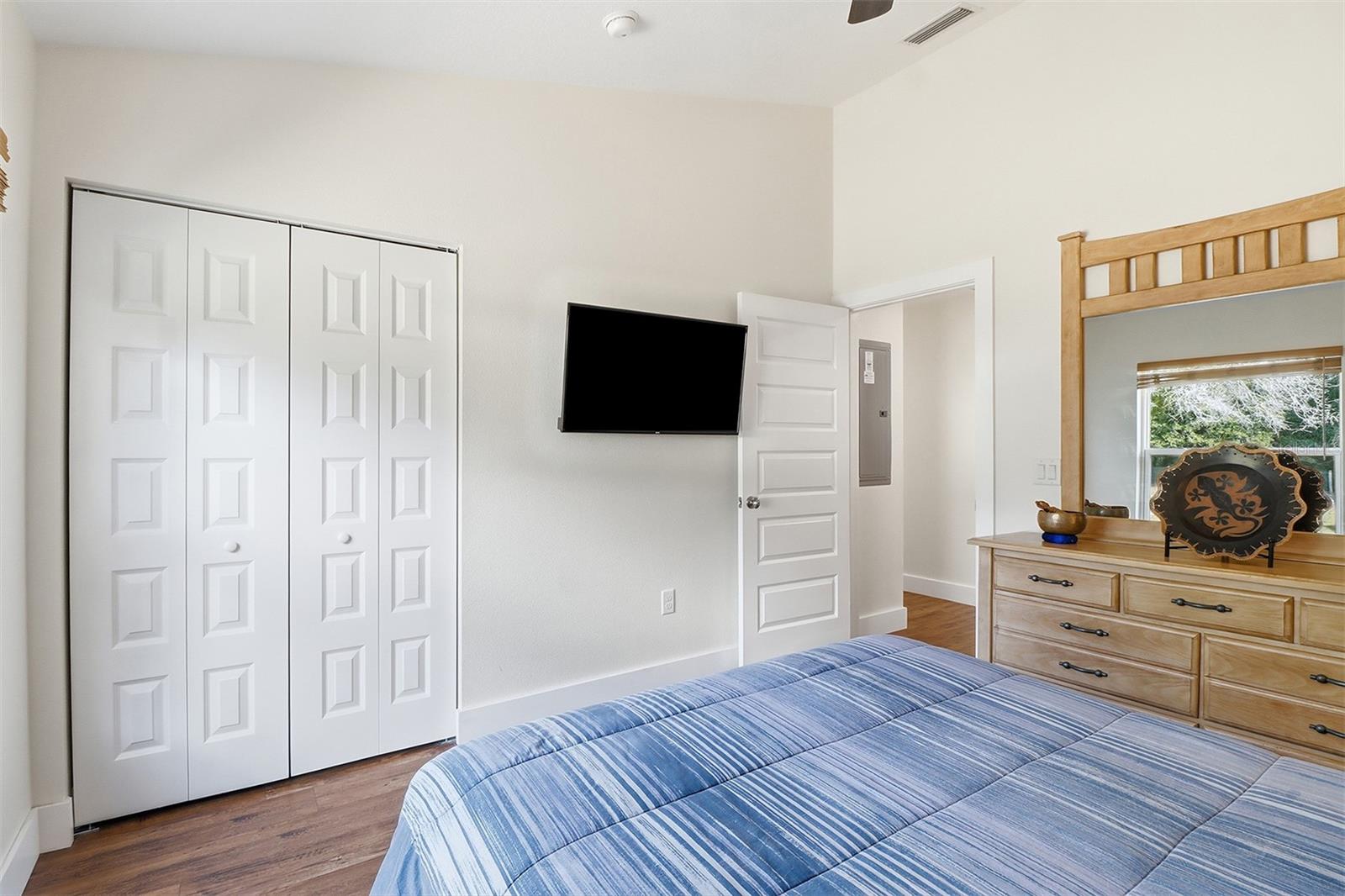 Image 17 of 56 For 6368 Grantham Court