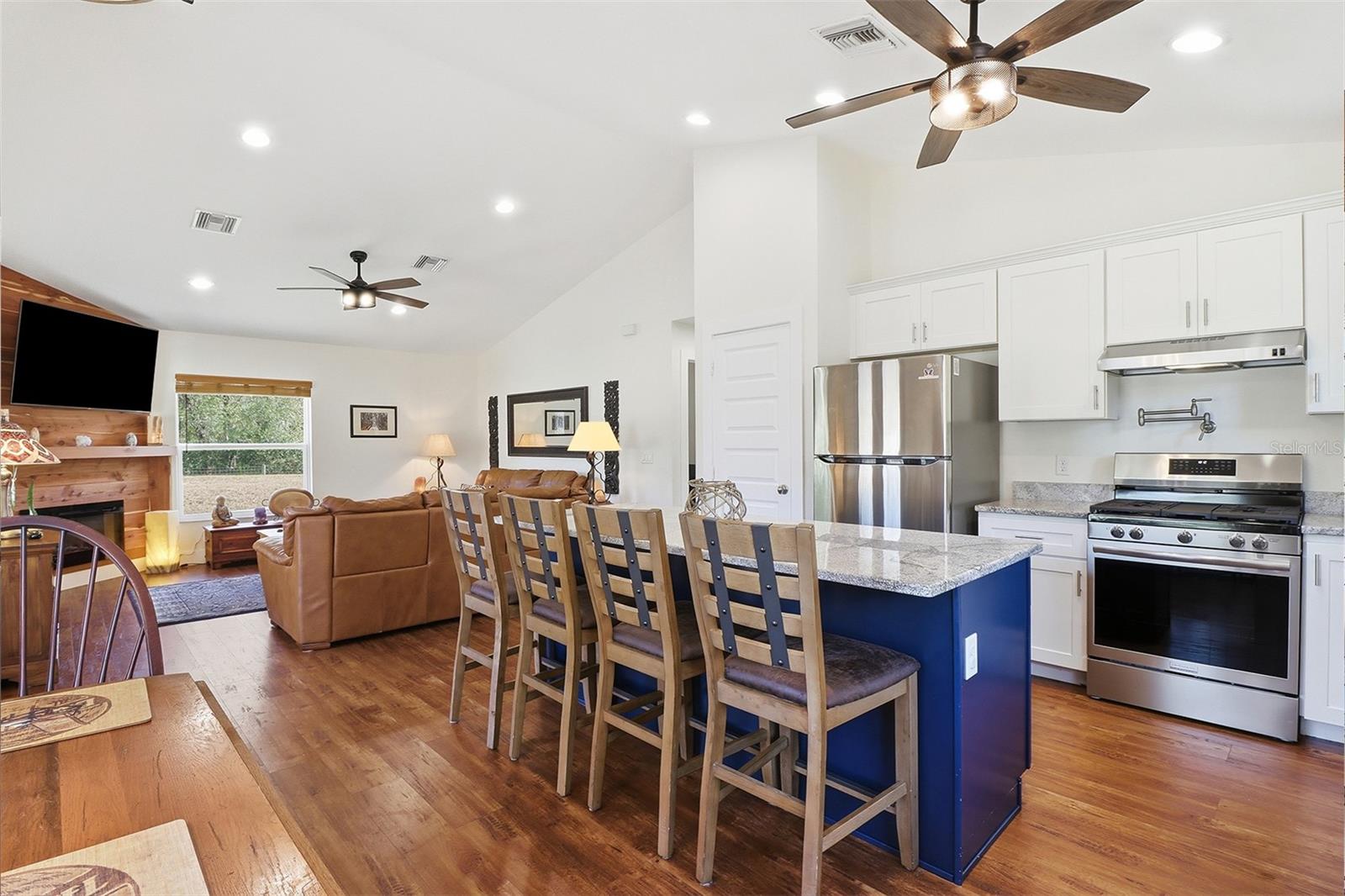 Image 8 of 56 For 6368 Grantham Court