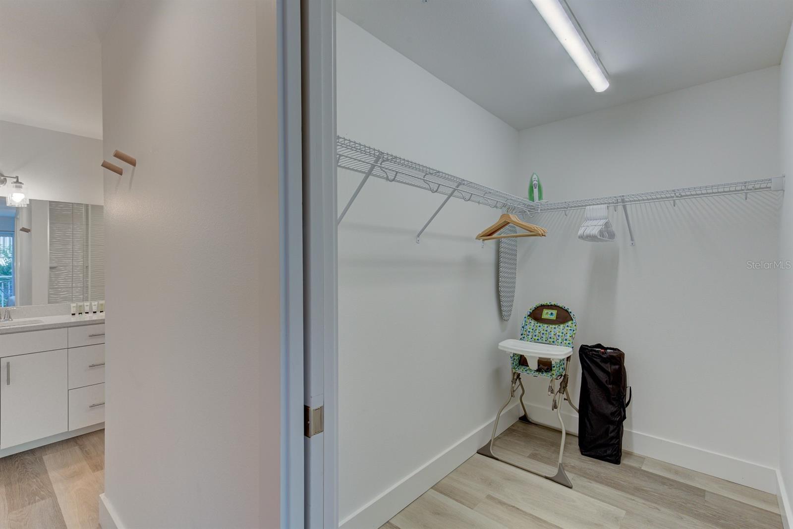 Listing photo id 16 for 15305 1st Street E 202