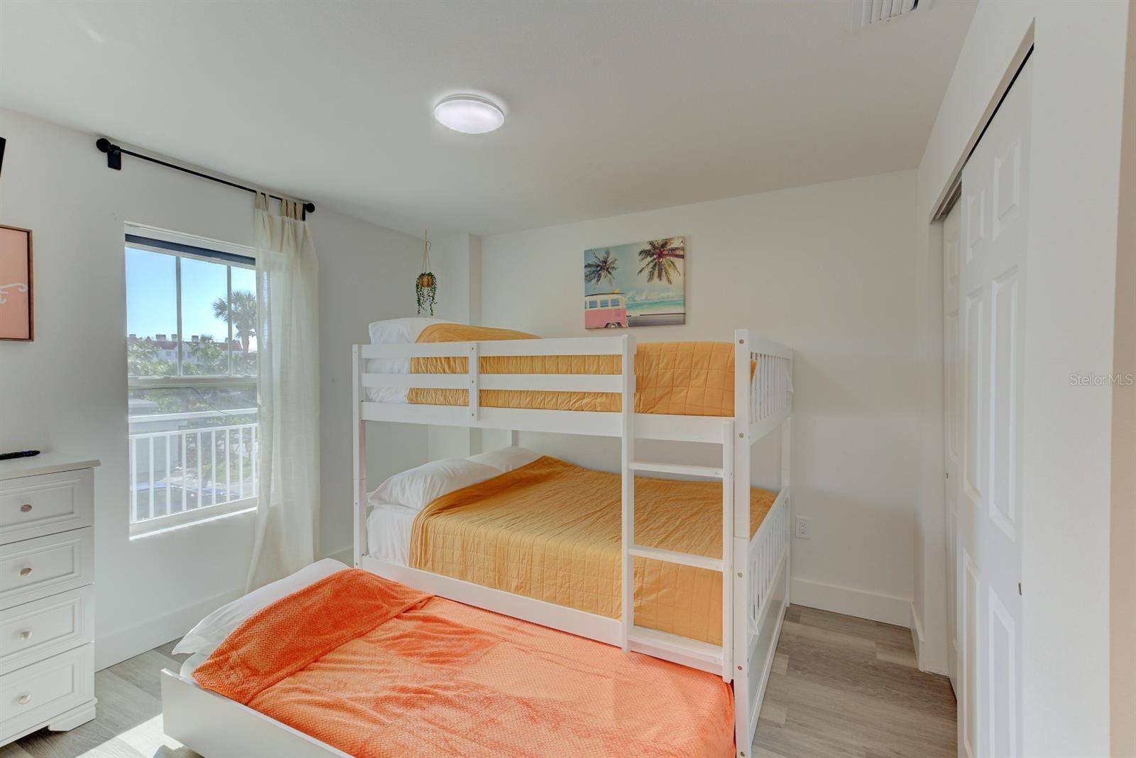 Listing photo id 24 for 15305 1st Street E 202