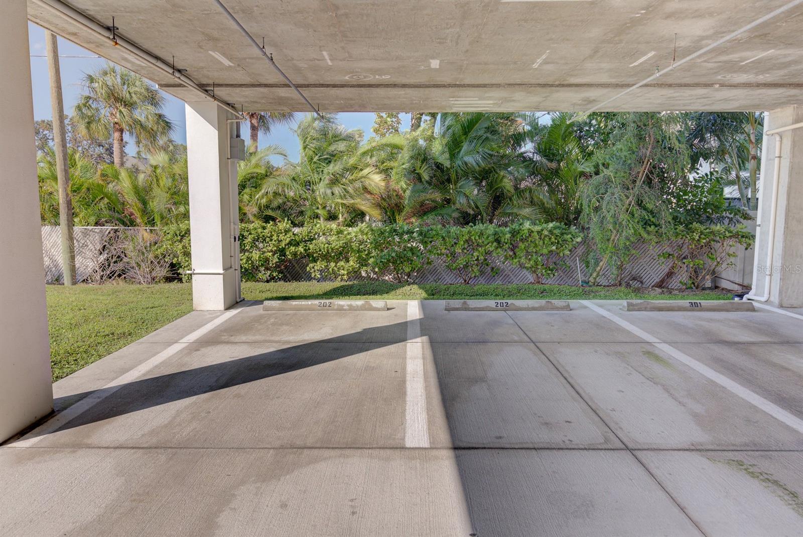 Listing photo id 29 for 15305 1st Street E 202