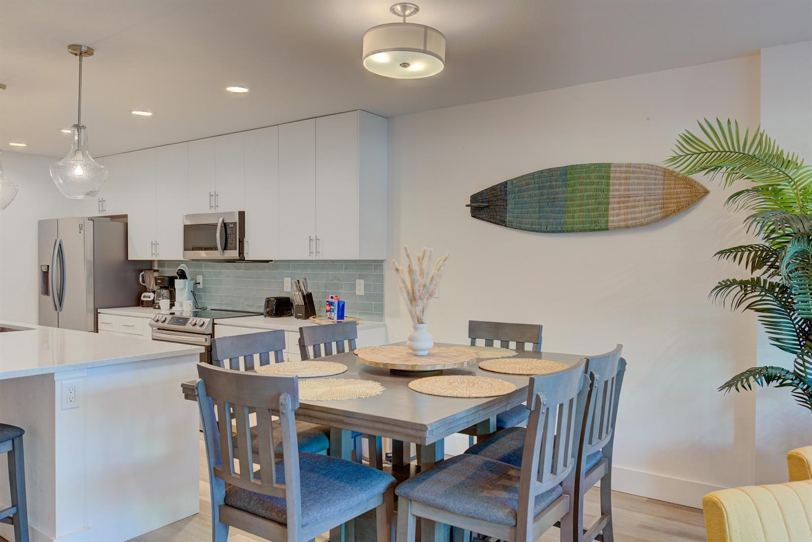 Listing photo id 7 for 15305 1st Street E 202