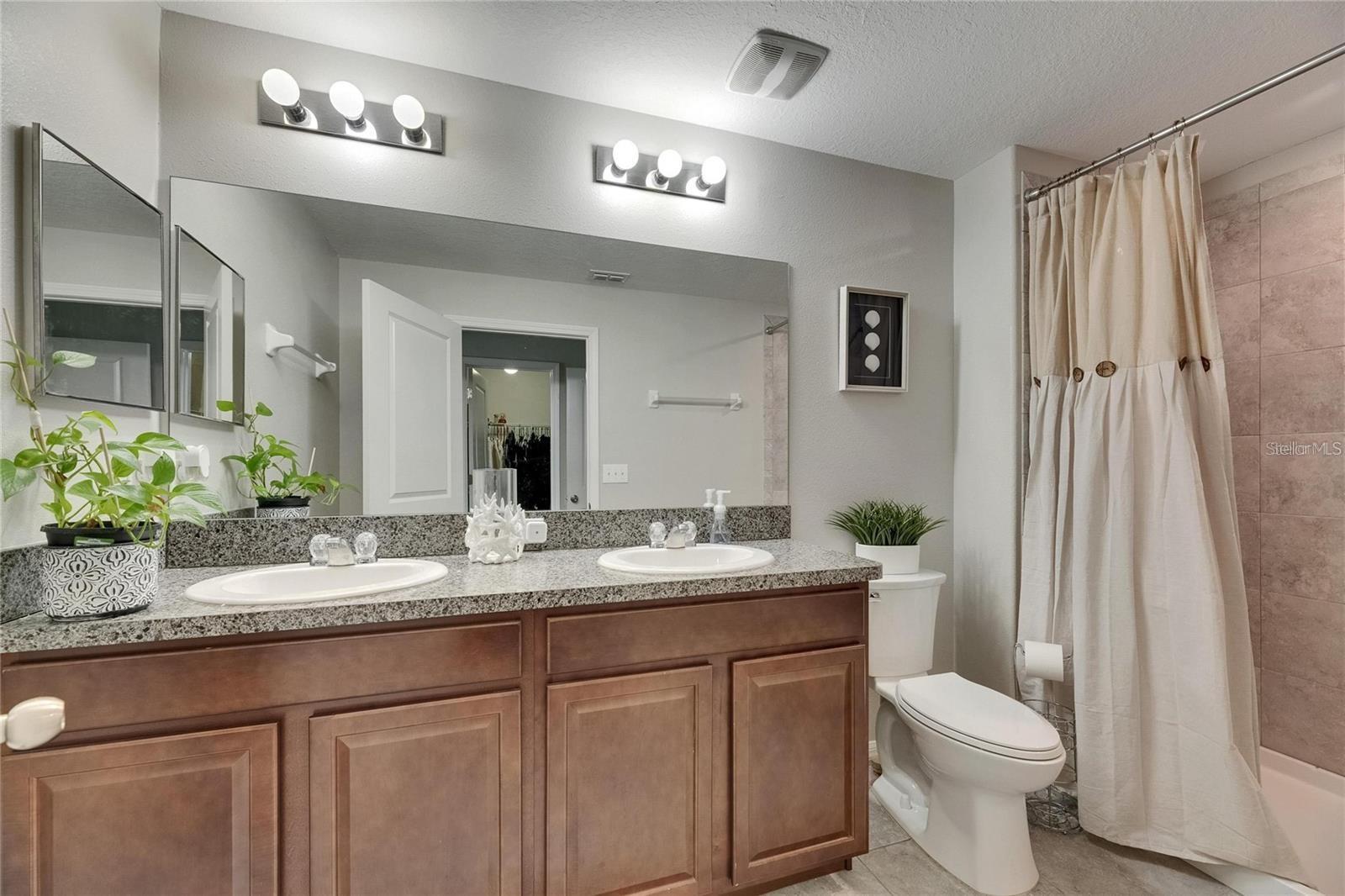 Image 23 of 29 For 12952 Utopia Gardens Way