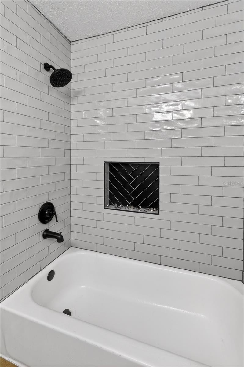 Image 19 of 34 For 10167 Sailwinds Boulevard N 206