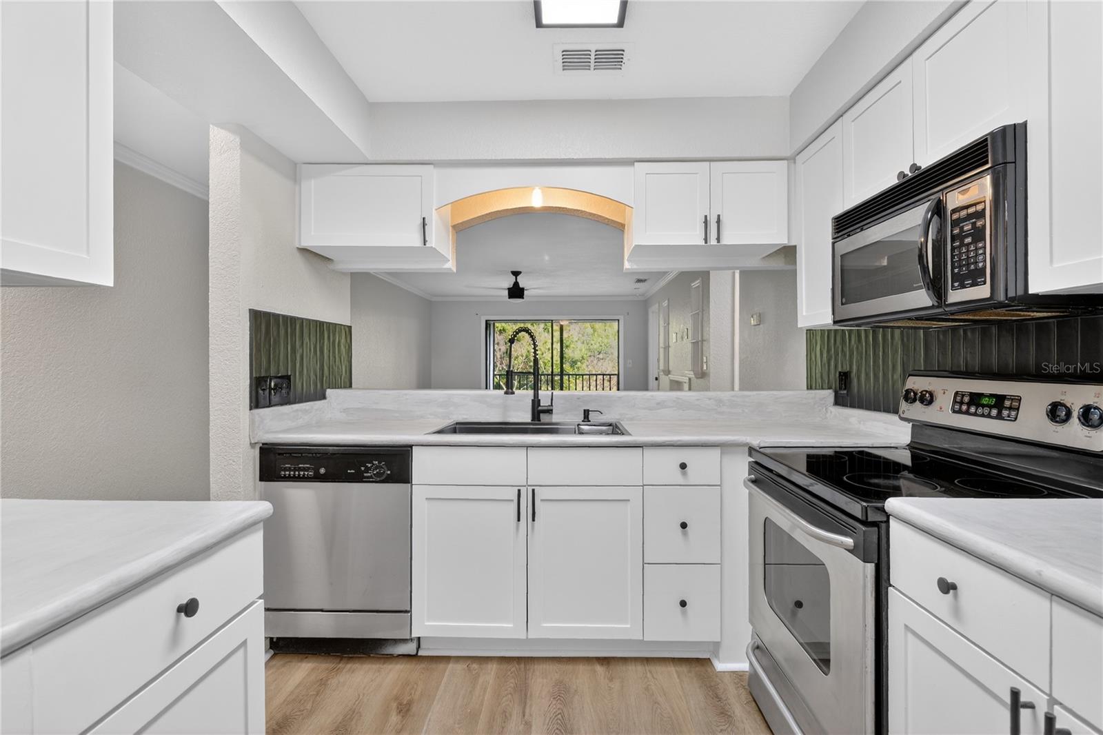 Image 2 of 34 For 10167 Sailwinds Boulevard N 206