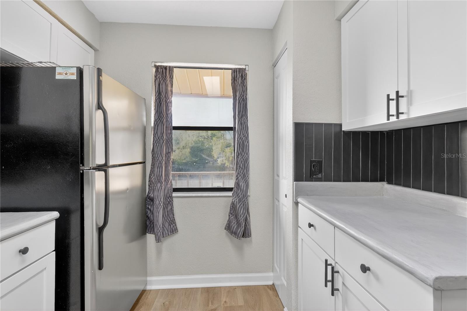 Image 3 of 34 For 10167 Sailwinds Boulevard N 206