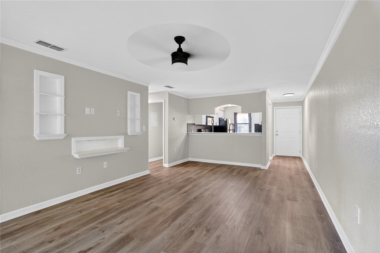 Image 6 of 34 For 10167 Sailwinds Boulevard N 206