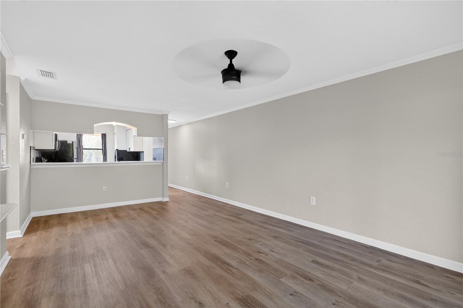 Image 7 of 34 For 10167 Sailwinds Boulevard N 206