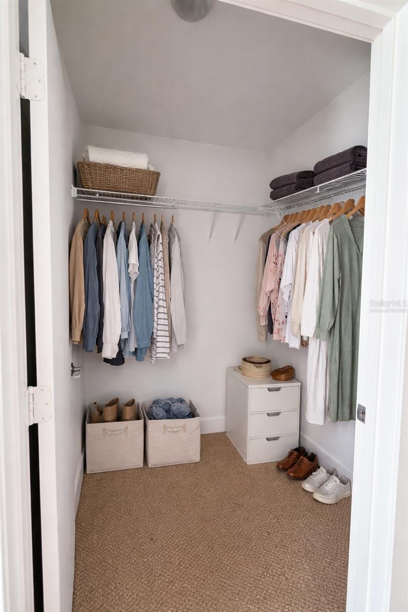 Image 11 of 18 For 1010 Central Avenue 218