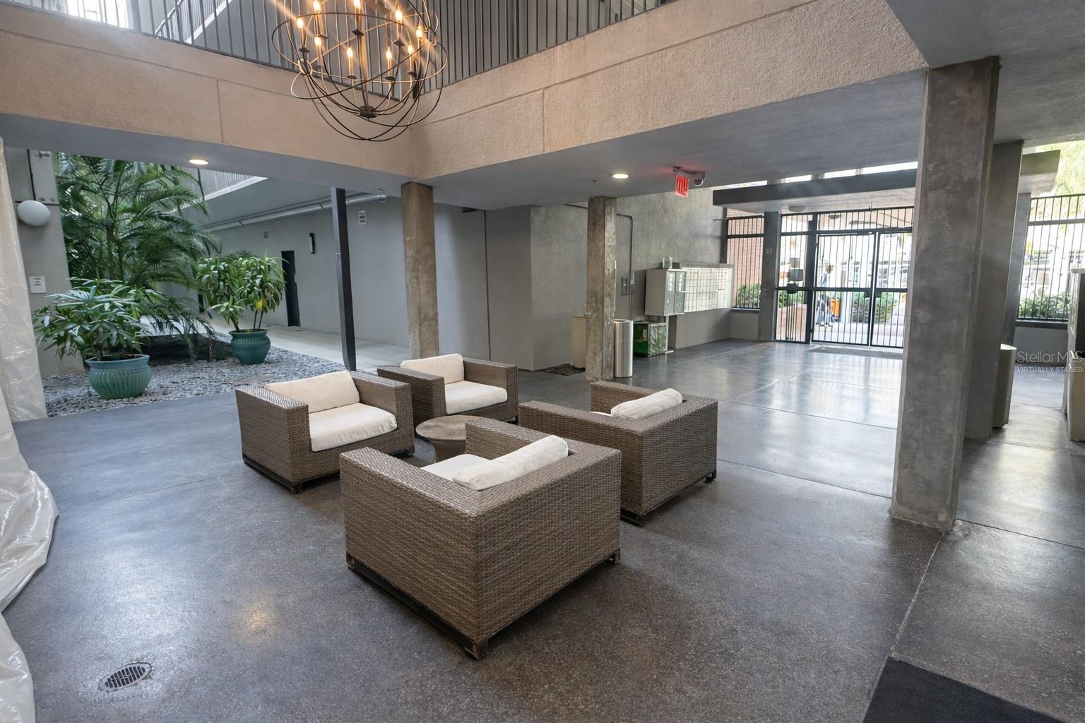 Image 12 of 18 For 1010 Central Avenue 218