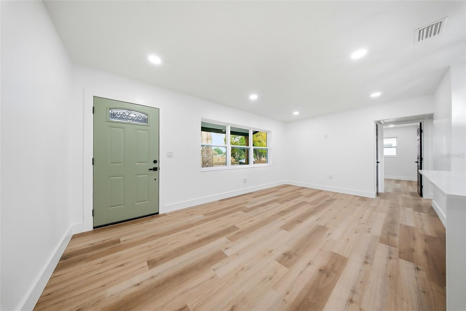 Image 10 of 40 For 4327 59 Street N