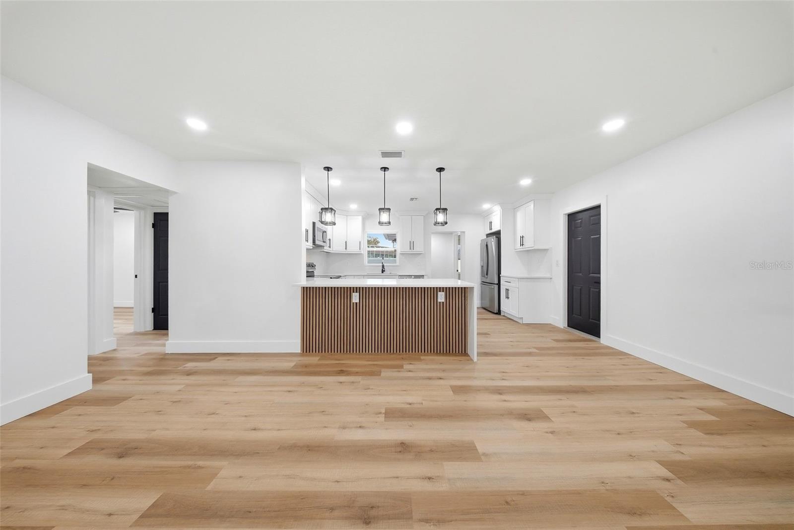 Image 11 of 40 For 4327 59 Street N