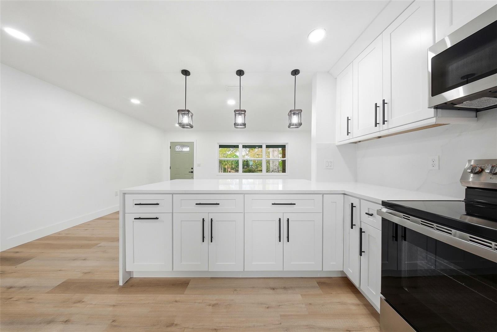 Image 13 of 40 For 4327 59 Street N