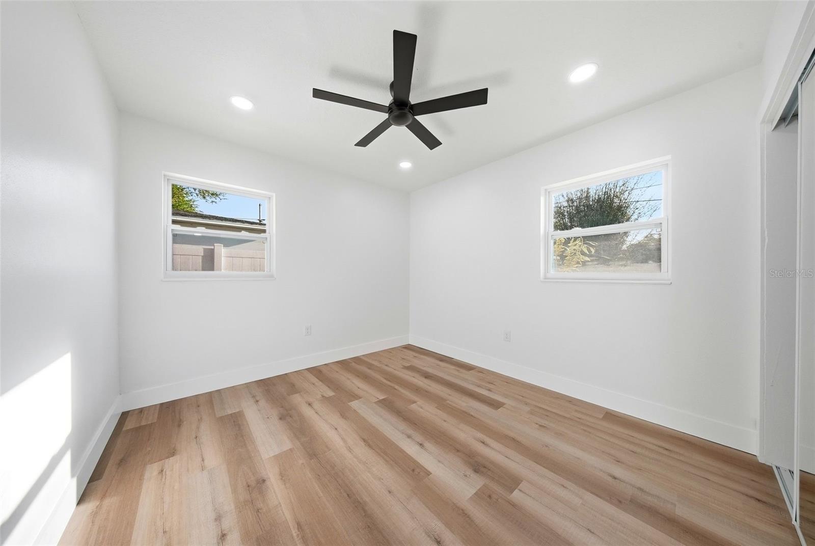 Image 22 of 40 For 4327 59 Street N