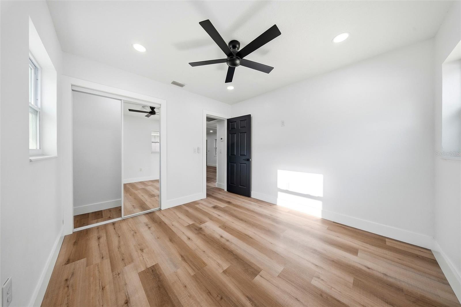 Image 23 of 40 For 4327 59 Street N