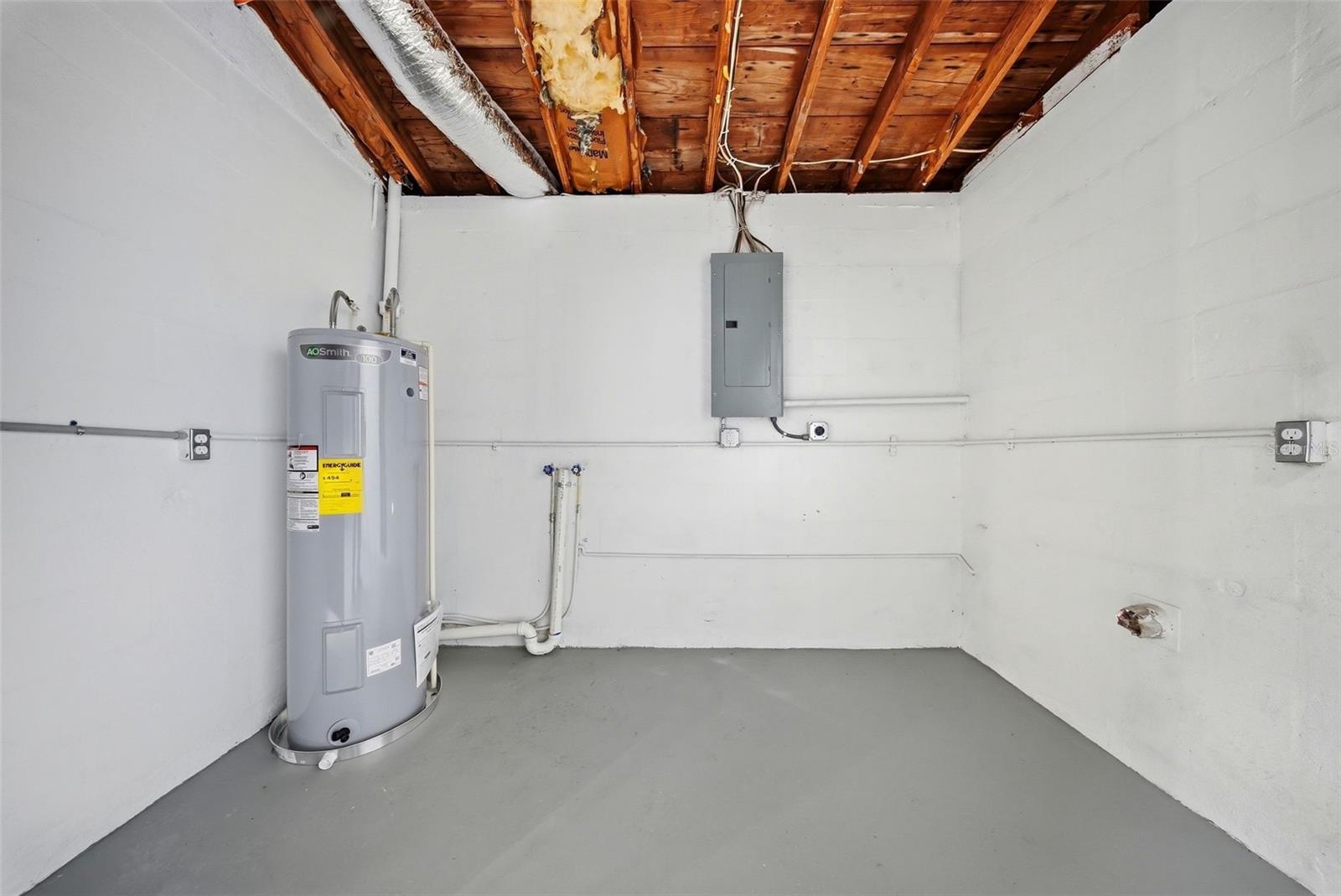 Image 25 of 40 For 4327 59 Street N