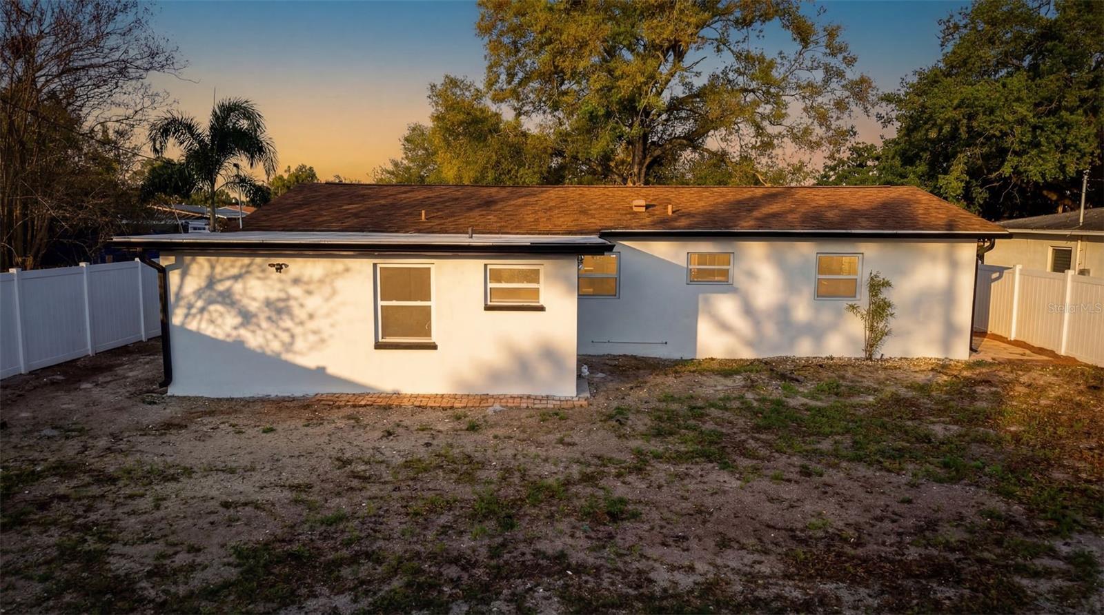 Image 31 of 40 For 4327 59 Street N