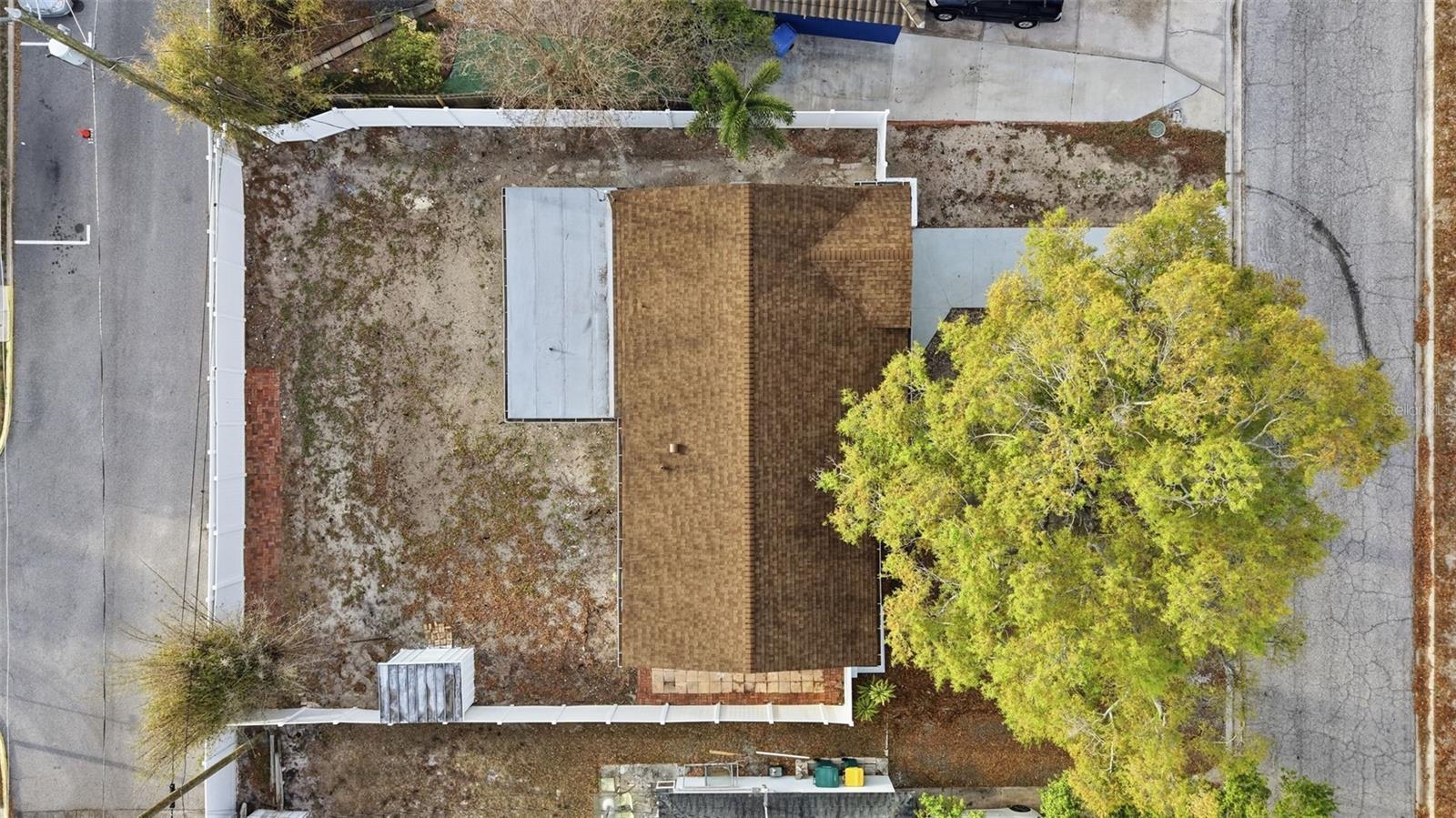 Image 32 of 40 For 4327 59 Street N