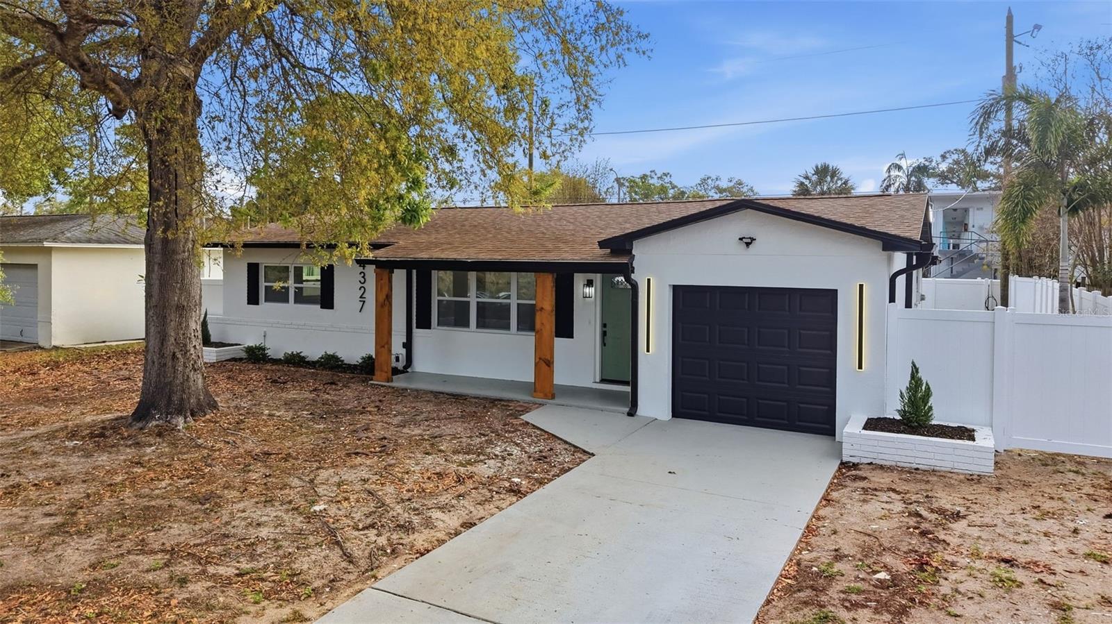 Image 5 of 40 For 4327 59 Street N