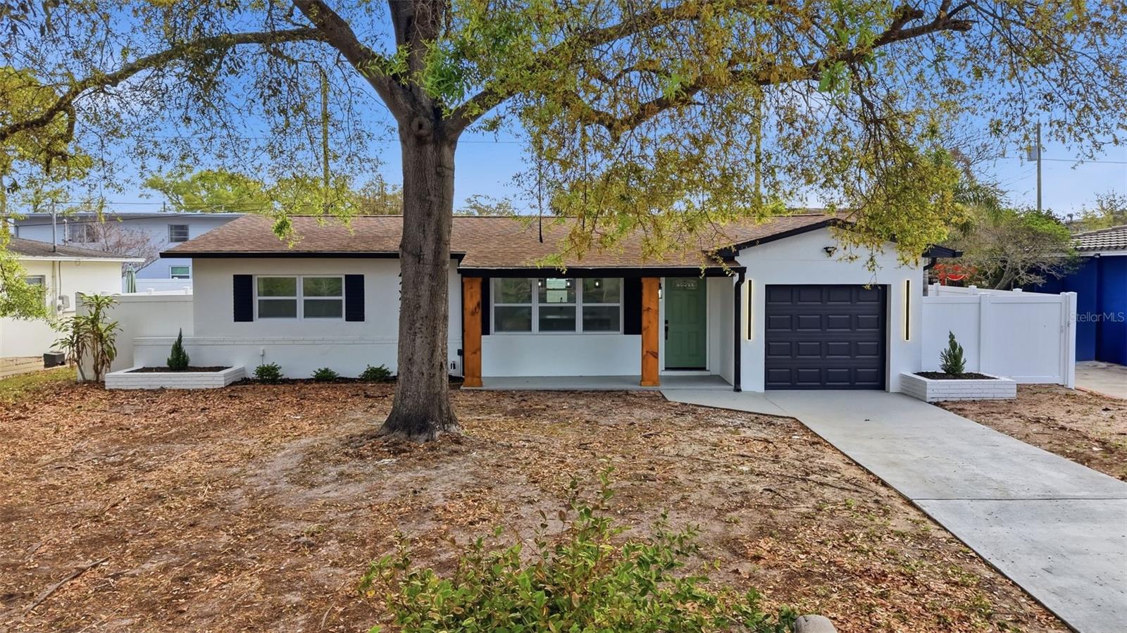 Image 7 of 40 For 4327 59 Street N