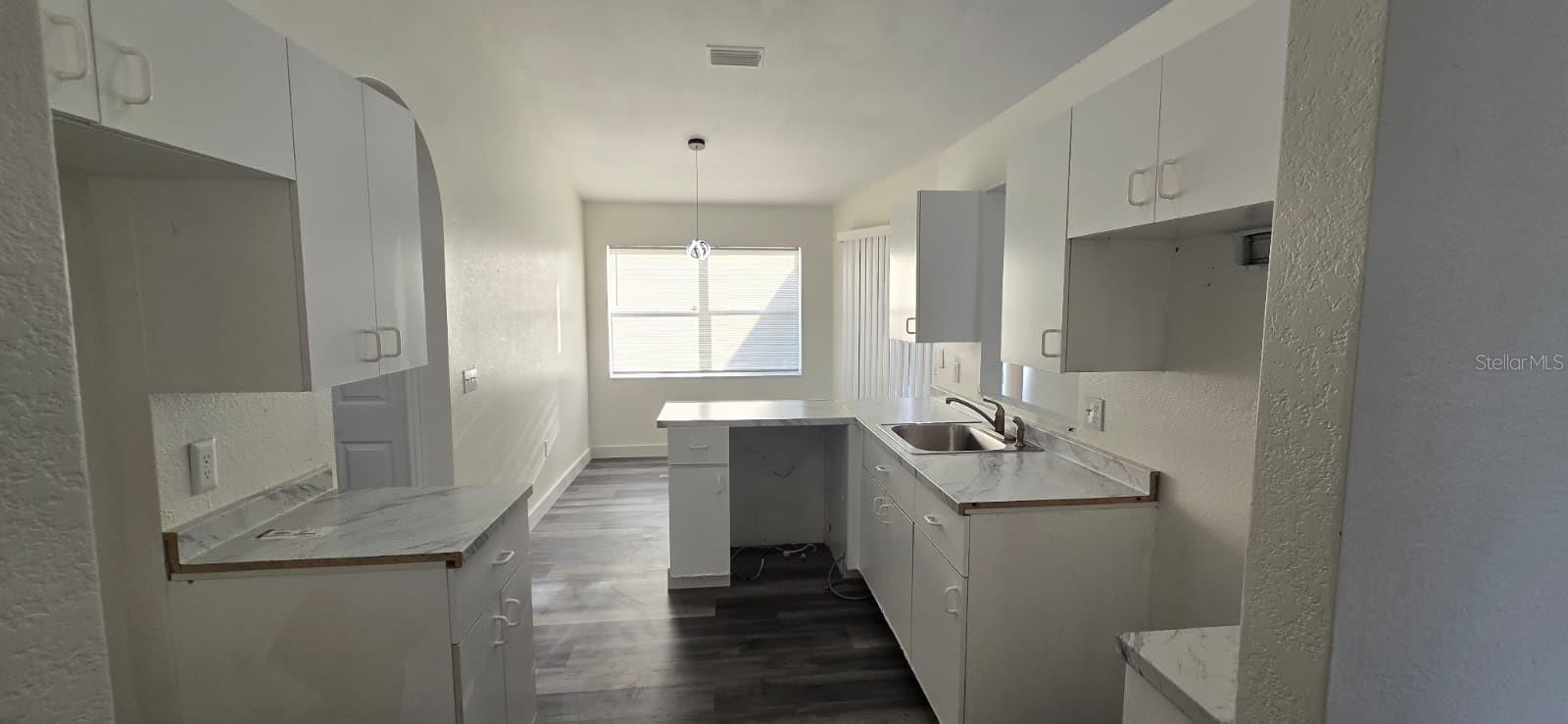 Image 7 of 31 For 5329 Kaspar Street