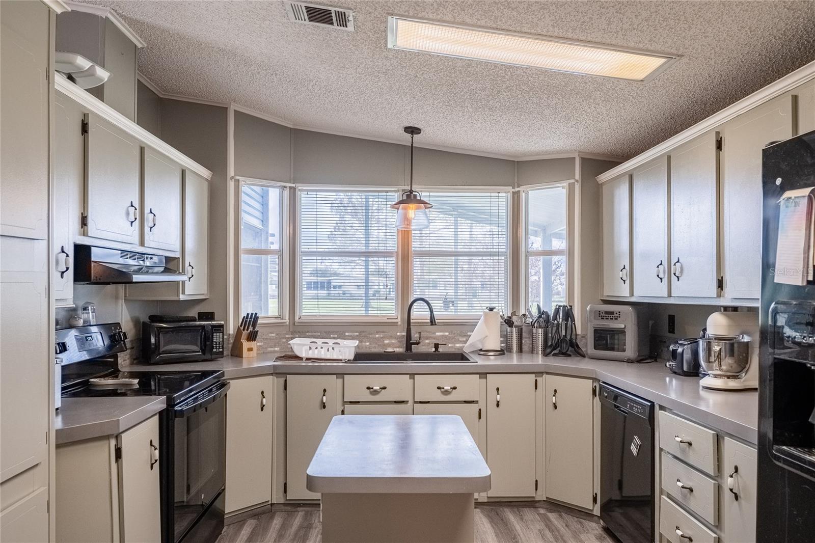 Image 23 of 41 For 74 Straphmore Drive