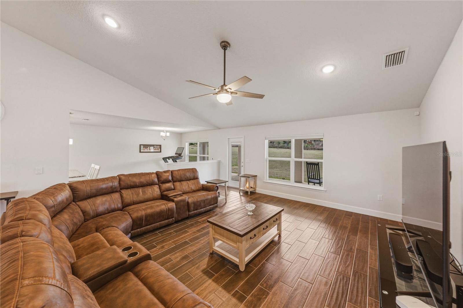 Image 11 of 55 For 41049 Stanton Hall Drive