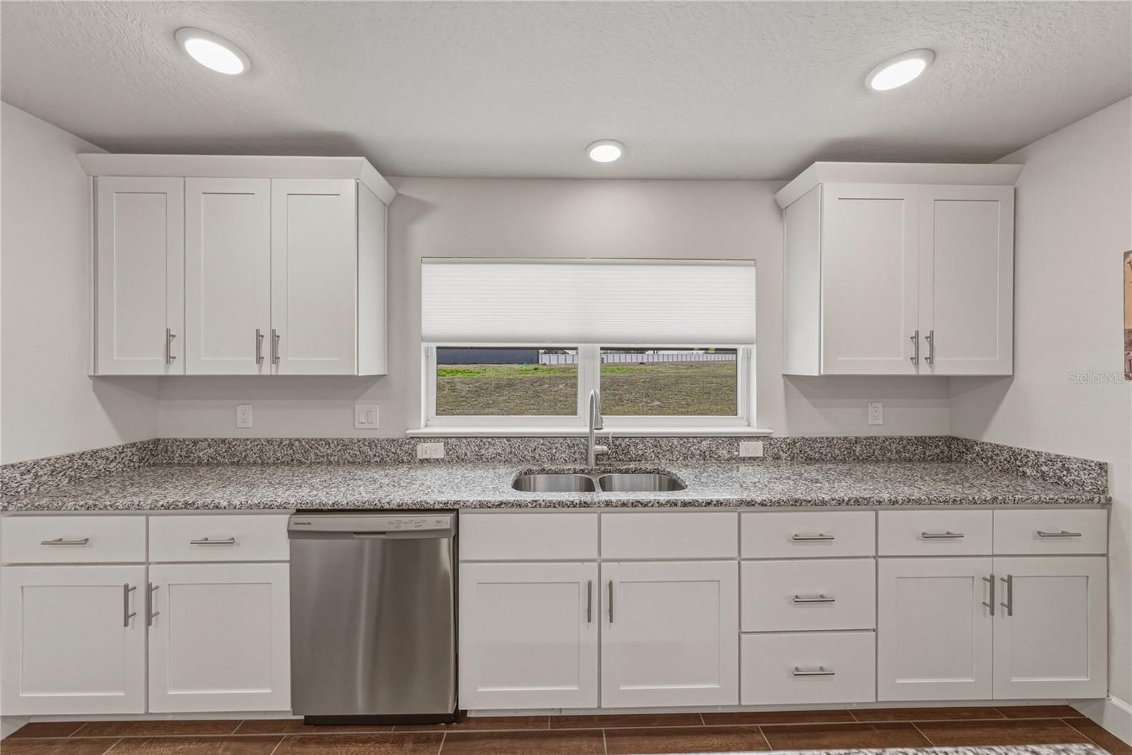 Image 17 of 55 For 41049 Stanton Hall Drive