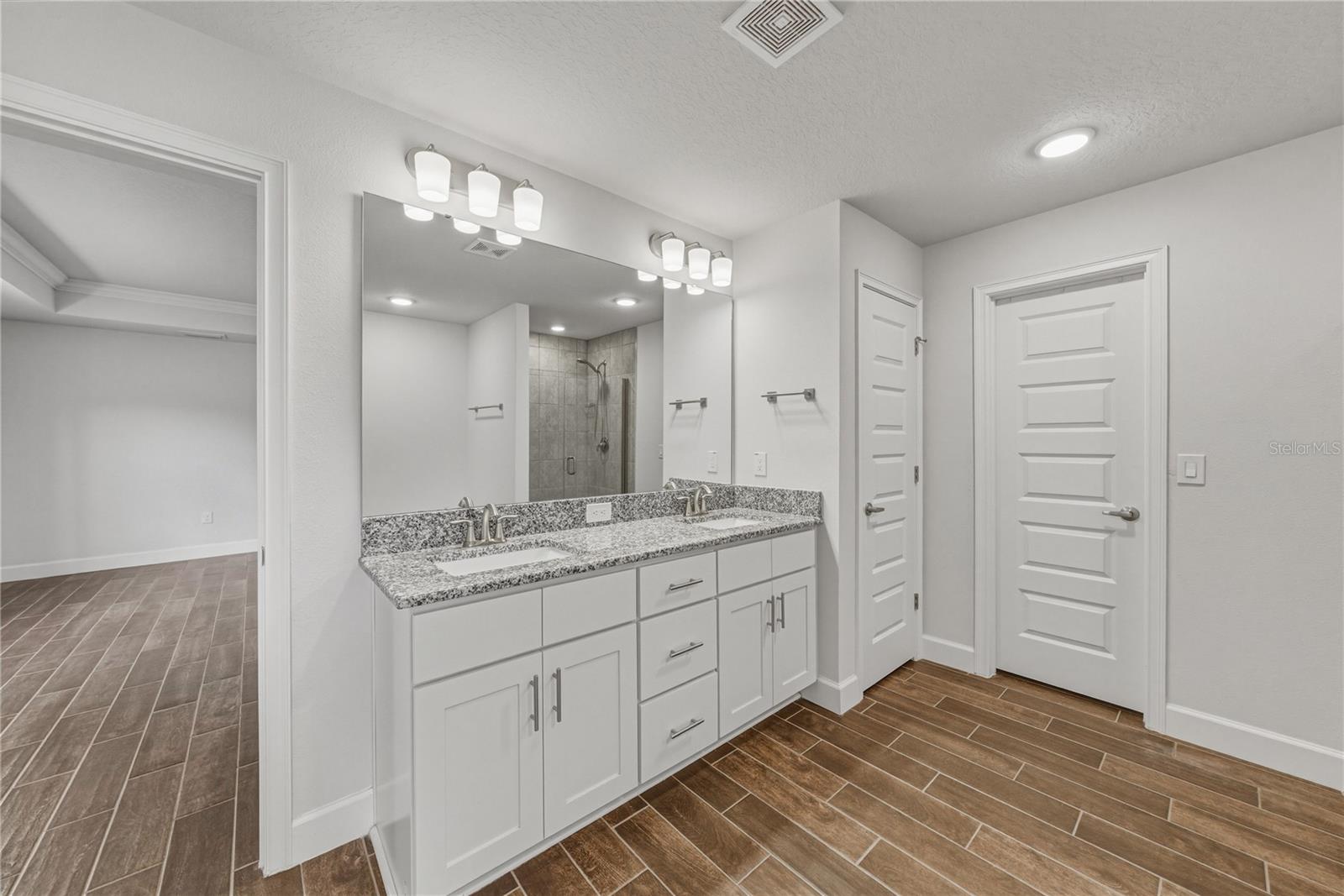 Image 30 of 55 For 41049 Stanton Hall Drive