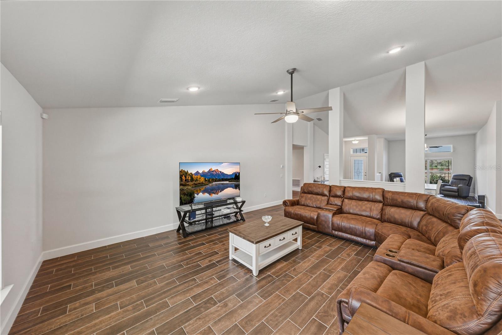 Image 9 of 55 For 41049 Stanton Hall Drive