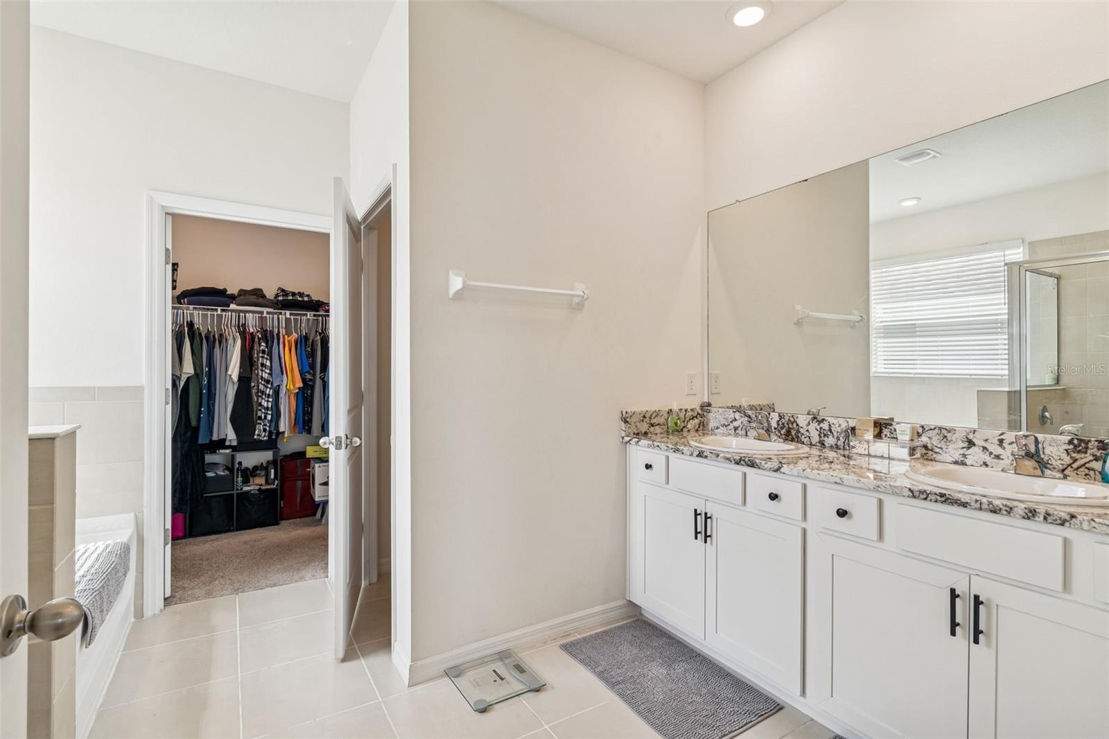 Image 36 of 81 For 13470 Golden Lime Avenue