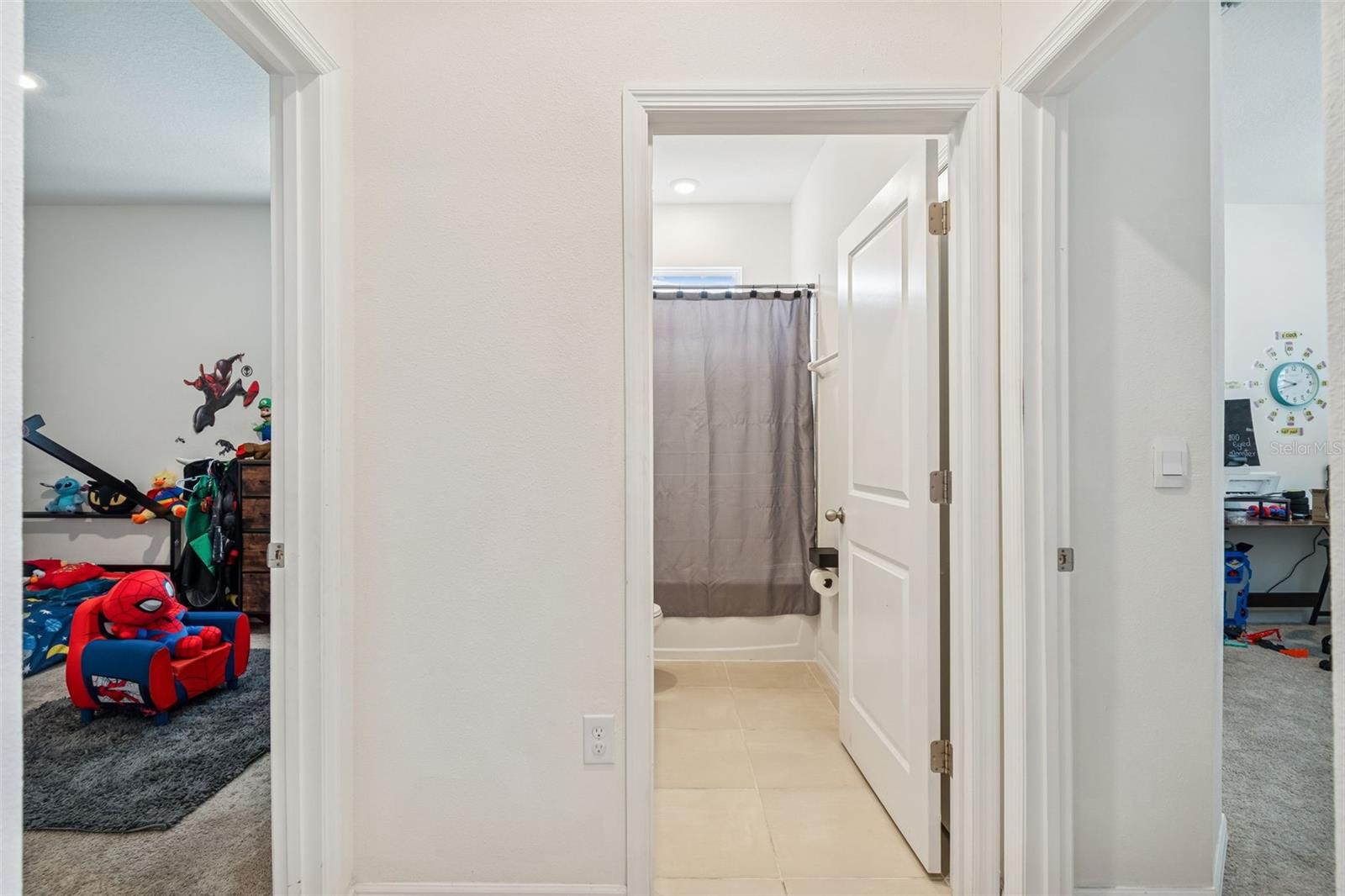 Image 41 of 81 For 13470 Golden Lime Avenue