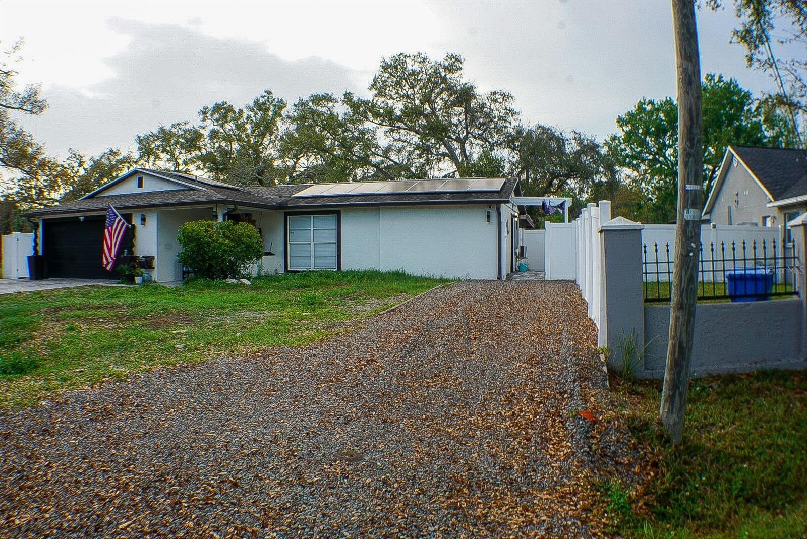 Listing photo id 16 for 6816 Creek Drive