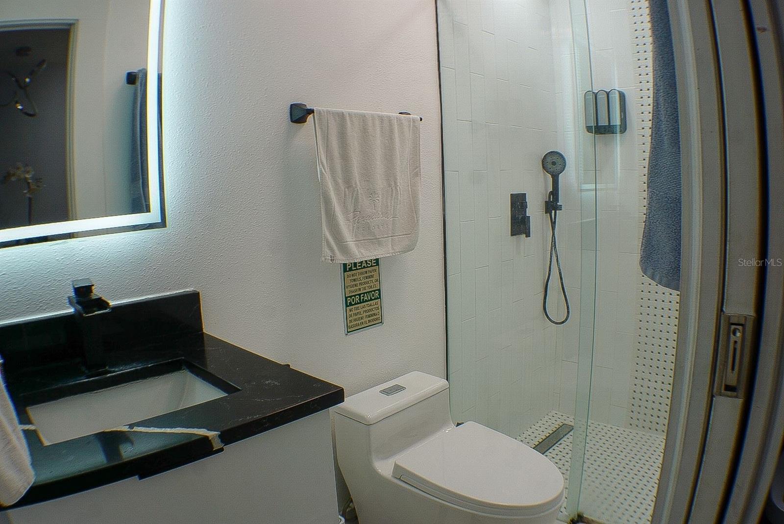 Listing photo id 18 for 6816 Creek Drive