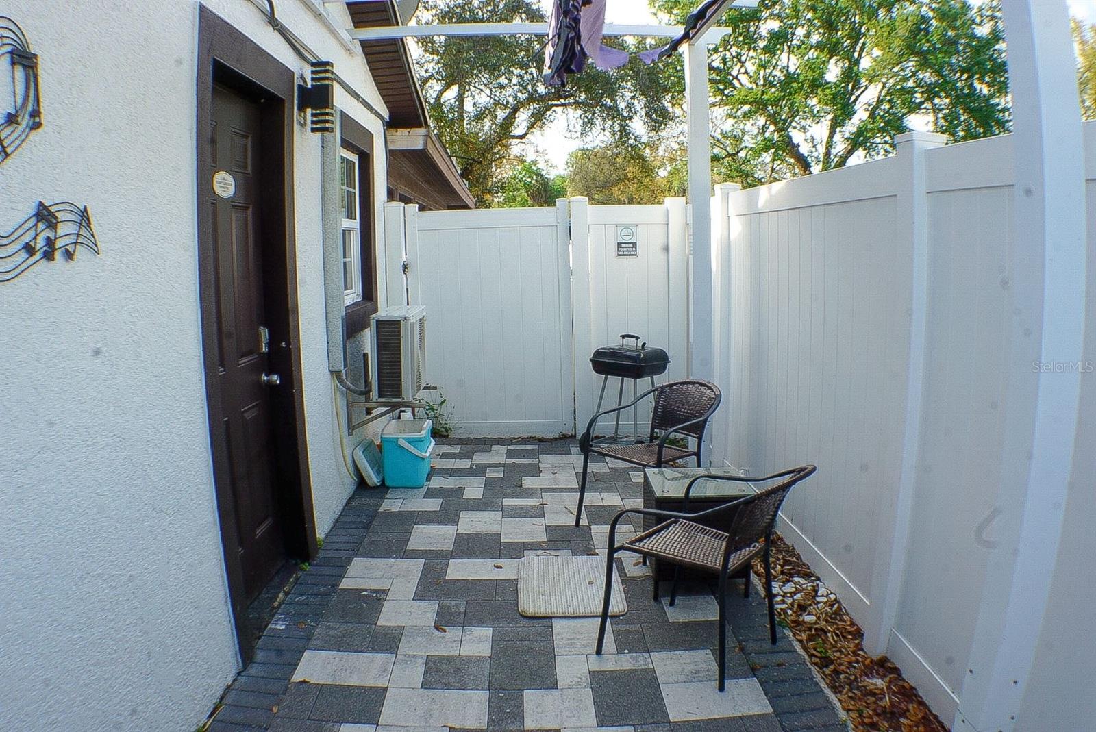 Listing photo id 26 for 6816 Creek Drive