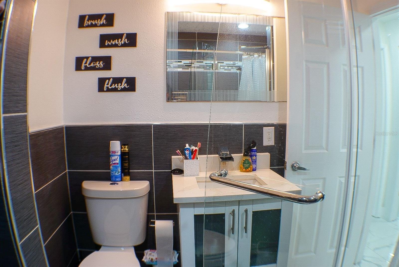 Listing photo id 30 for 6816 Creek Drive