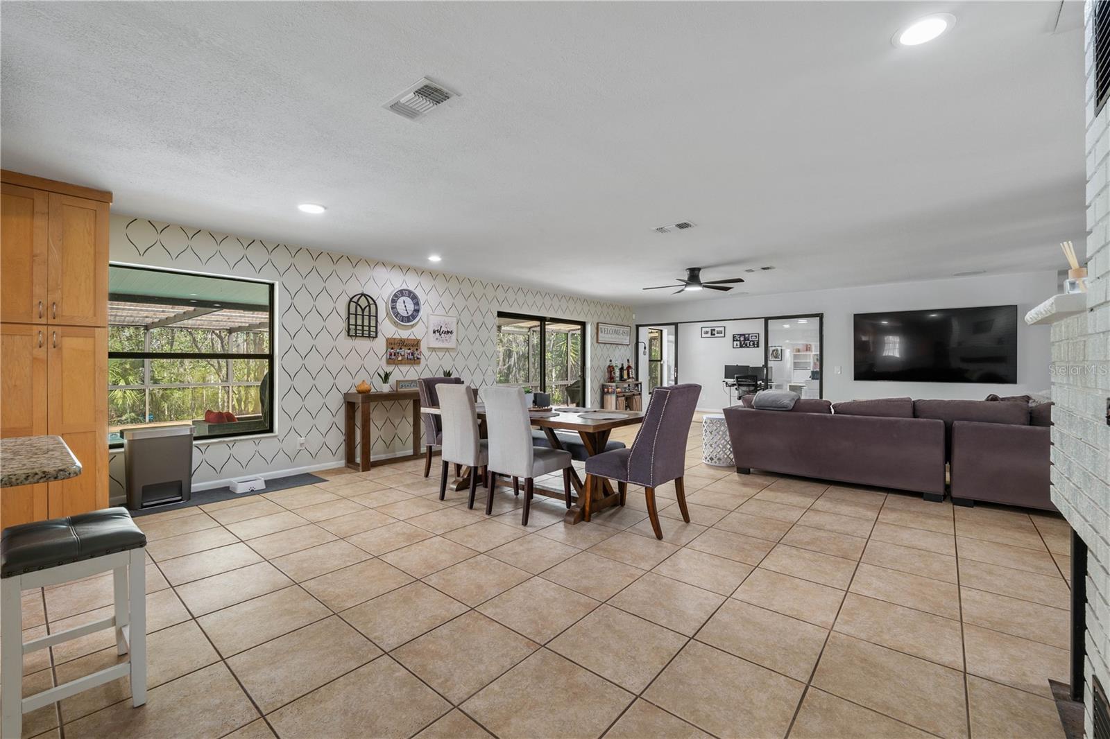 Image 17 of 92 For 16039 Bullis Drive