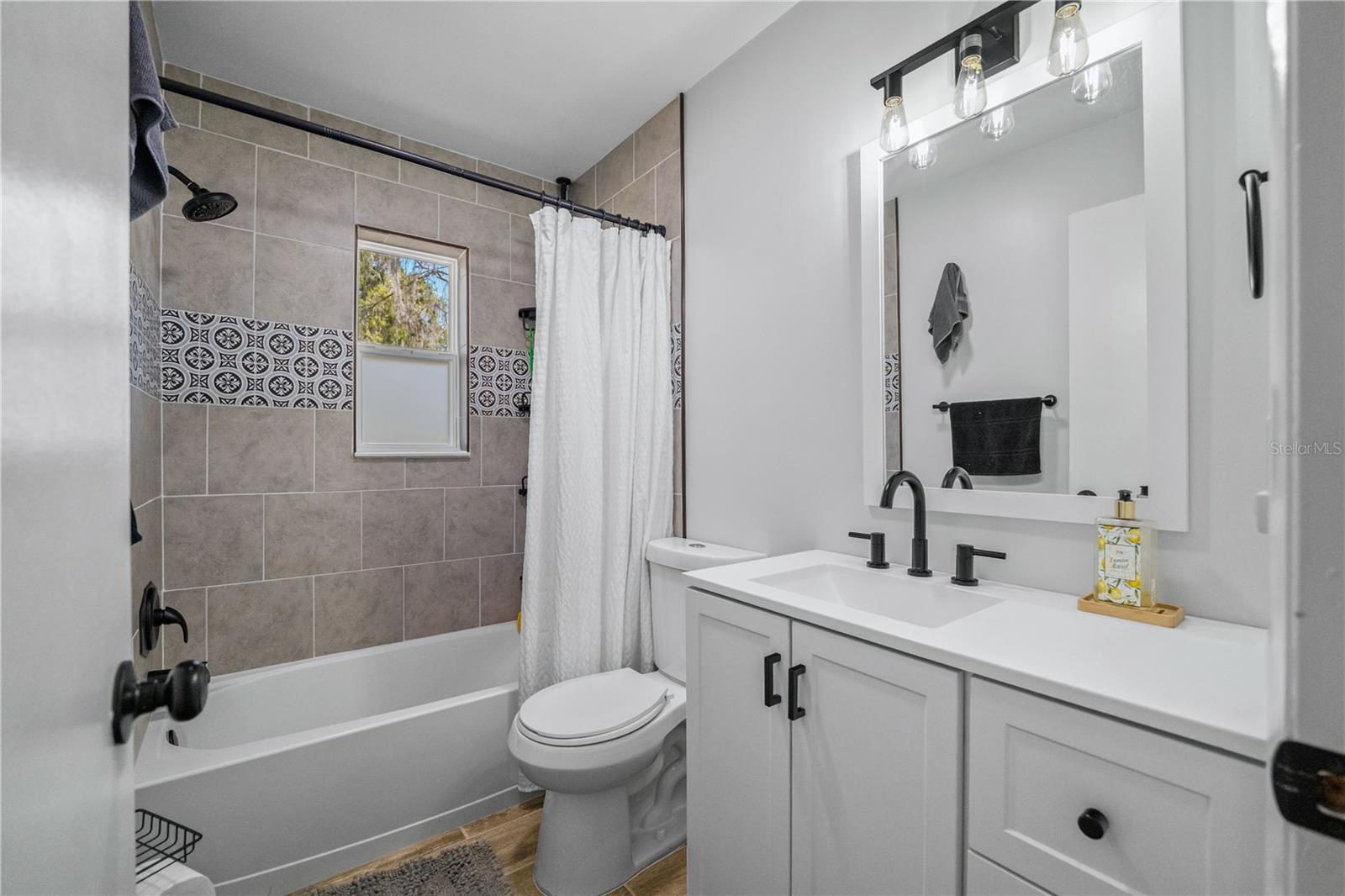 Image 26 of 92 For 16039 Bullis Drive