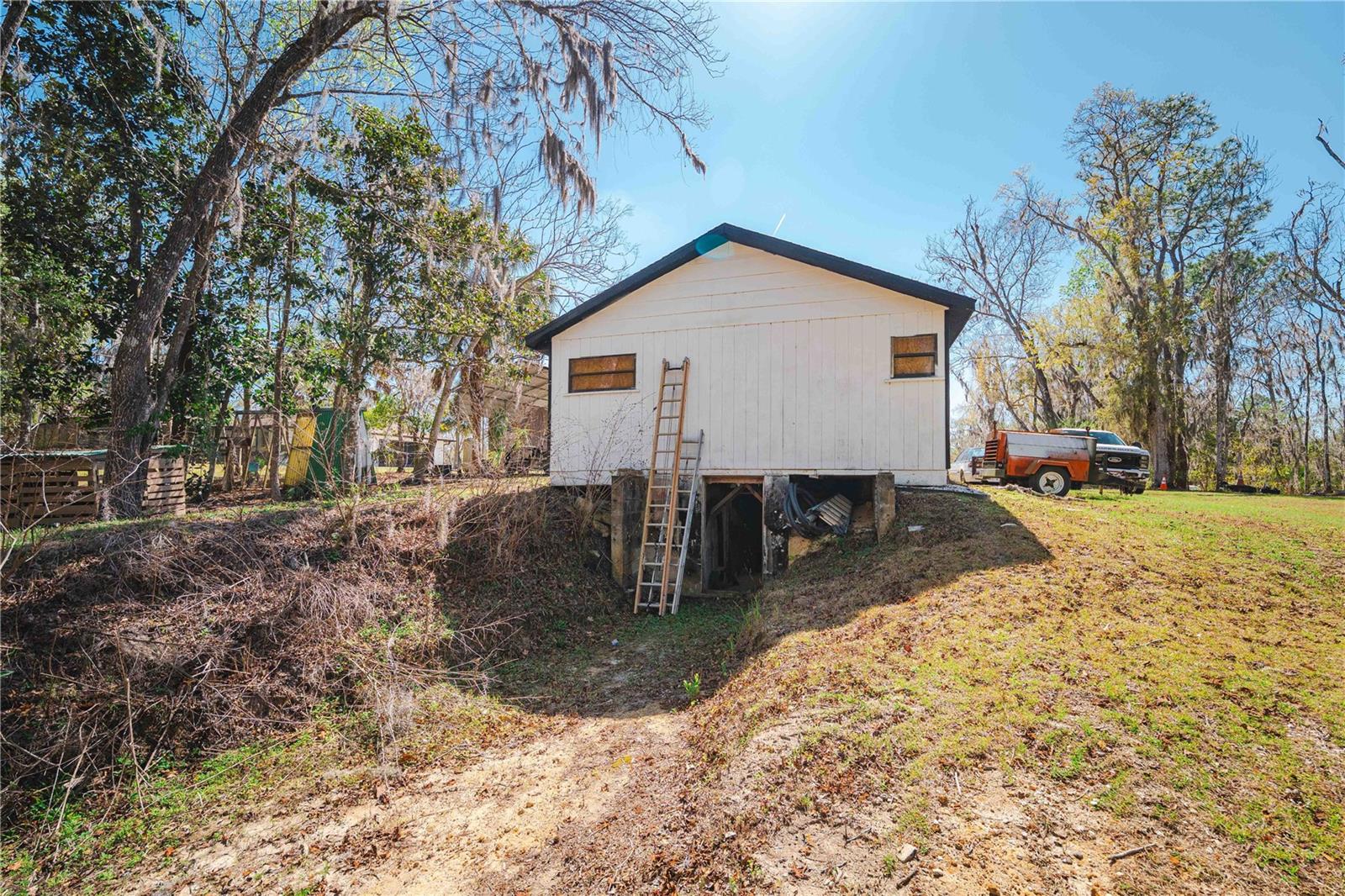 Image 73 of 92 For 16039 Bullis Drive