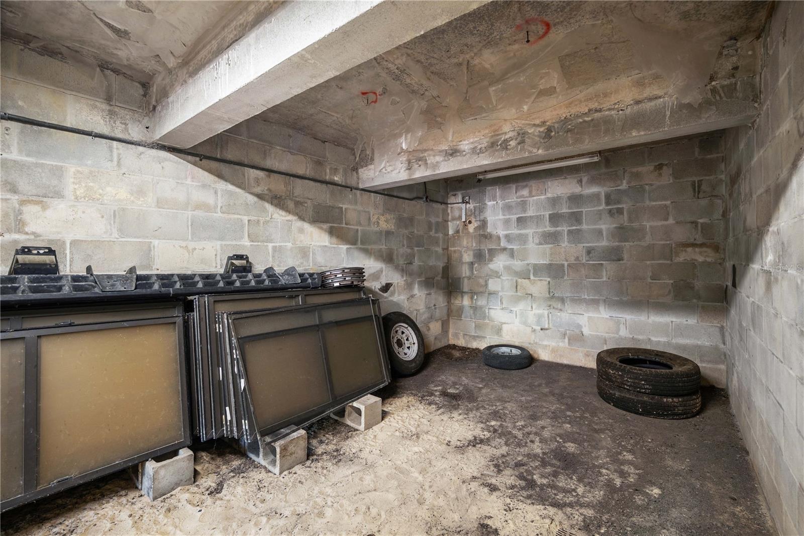 Image 75 of 92 For 16039 Bullis Drive