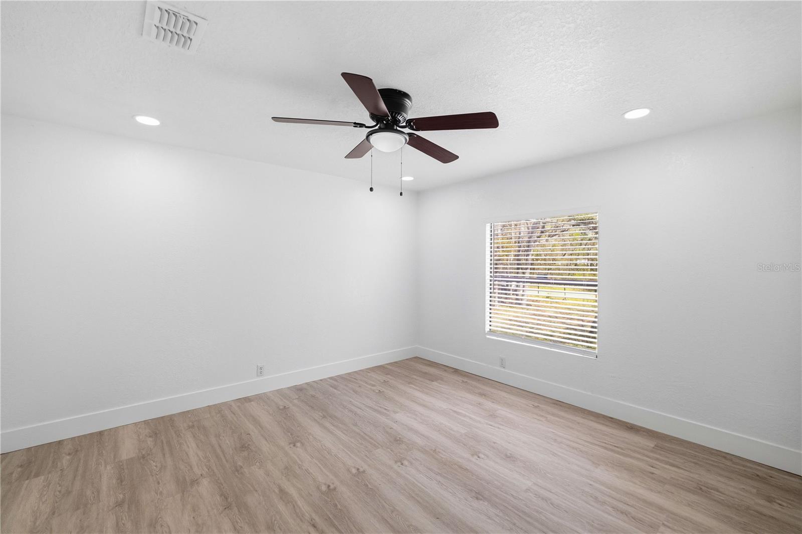 Image 16 of 56 For 10711 Wabayo Street