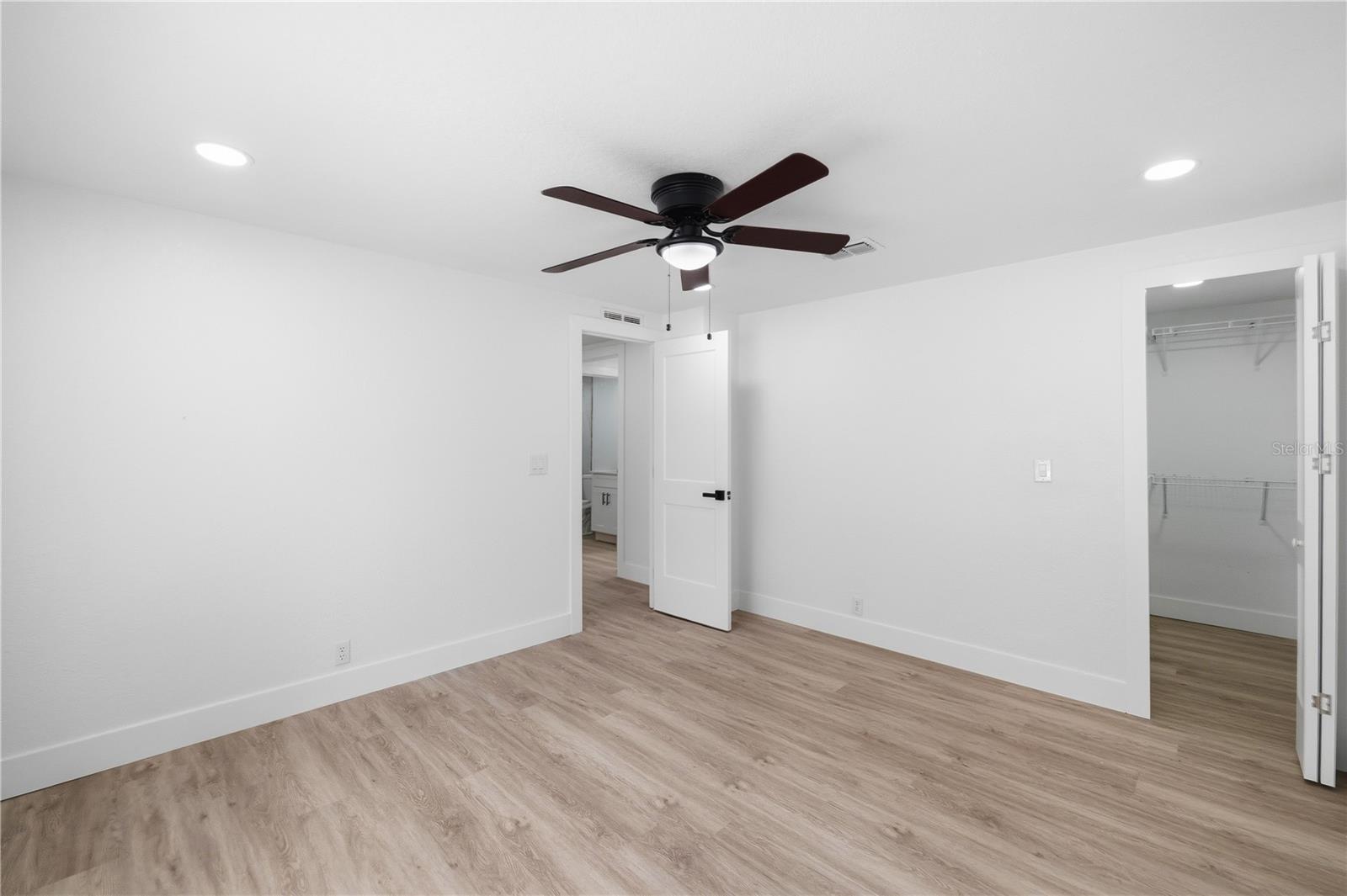 Image 17 of 56 For 10711 Wabayo Street