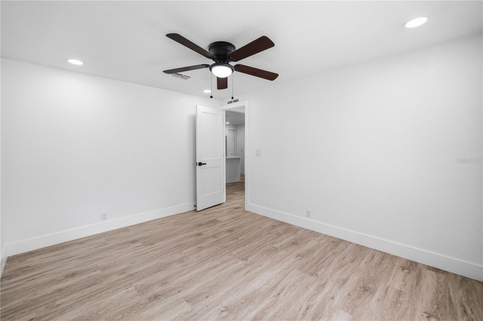 Image 22 of 56 For 10711 Wabayo Street