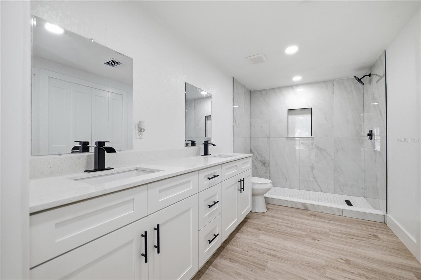 Image 9 of 56 For 10711 Wabayo Street